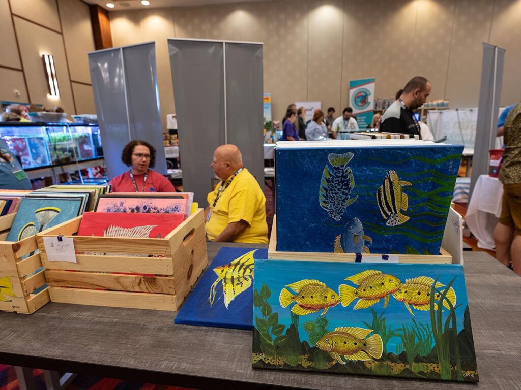 Whether you're into photography, pencil drawings, or paintings, there was fish-inspired artwork available for all tastes. 